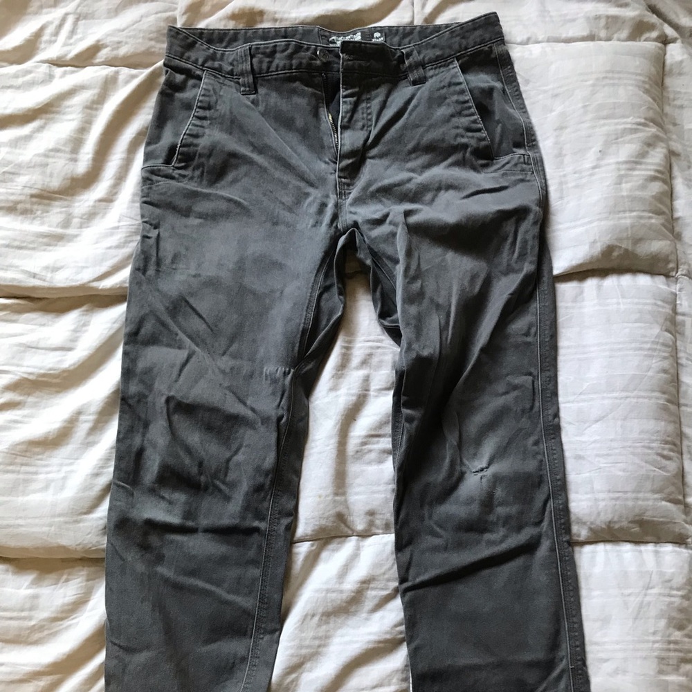 Men’s Mountain Khakis brand pants 33x32